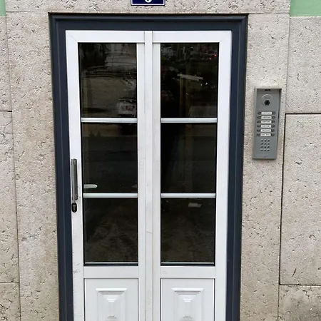 Exuberante Refugio No Centro De דירה ליסבון